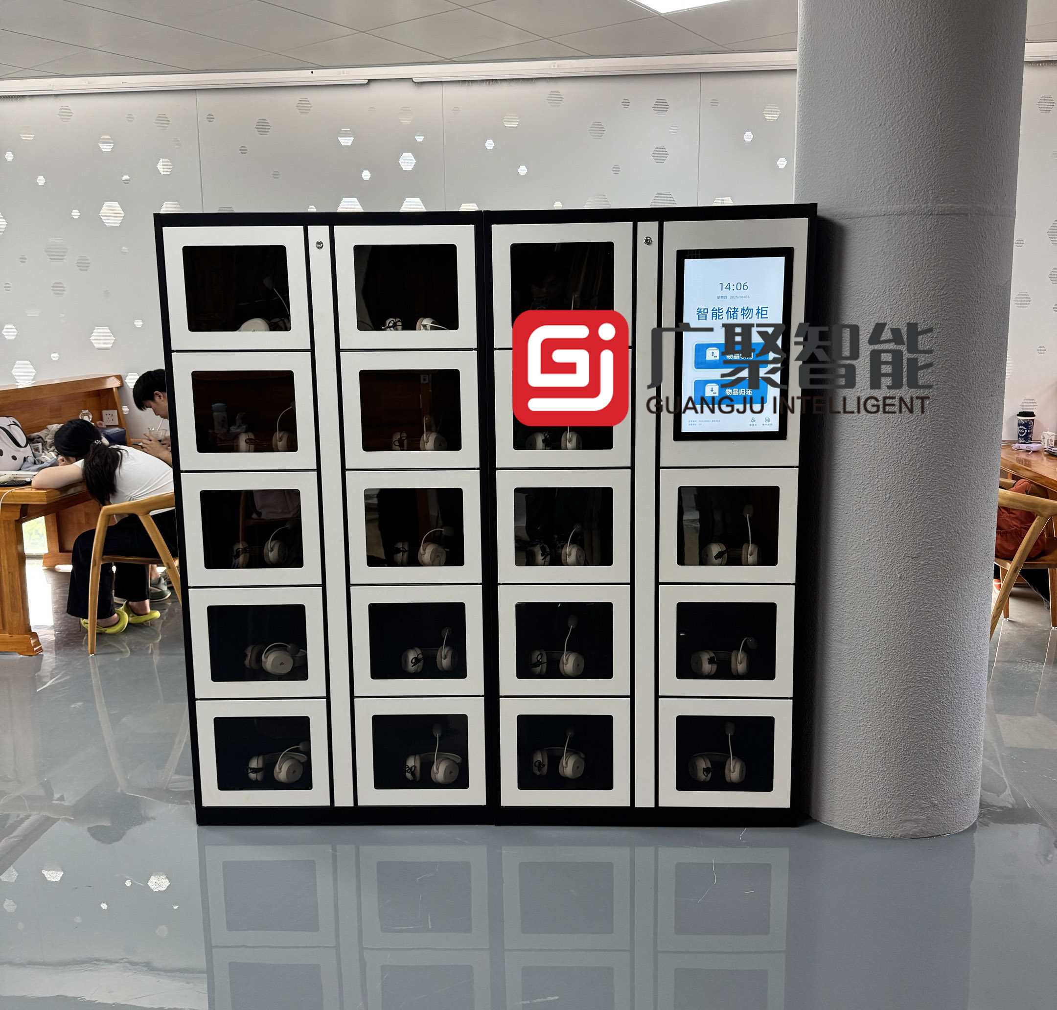 東莞某大學共享智能儲物柜調試完成